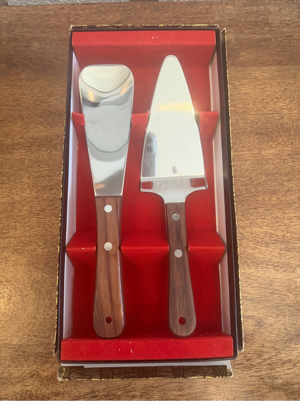 Vintage Vernco Japan Cake Knife & Pie Server Set Stainless Wood Handles Box NOS